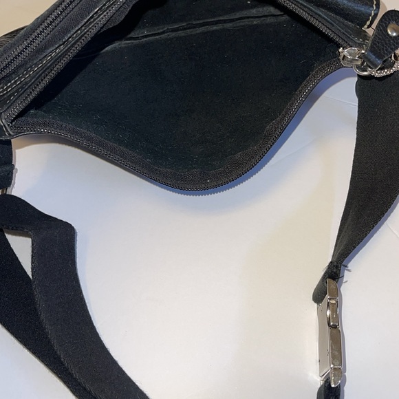 Roots Canada Vintage Black Pebbled Leather Fanny Pack - Picture 10 of 14